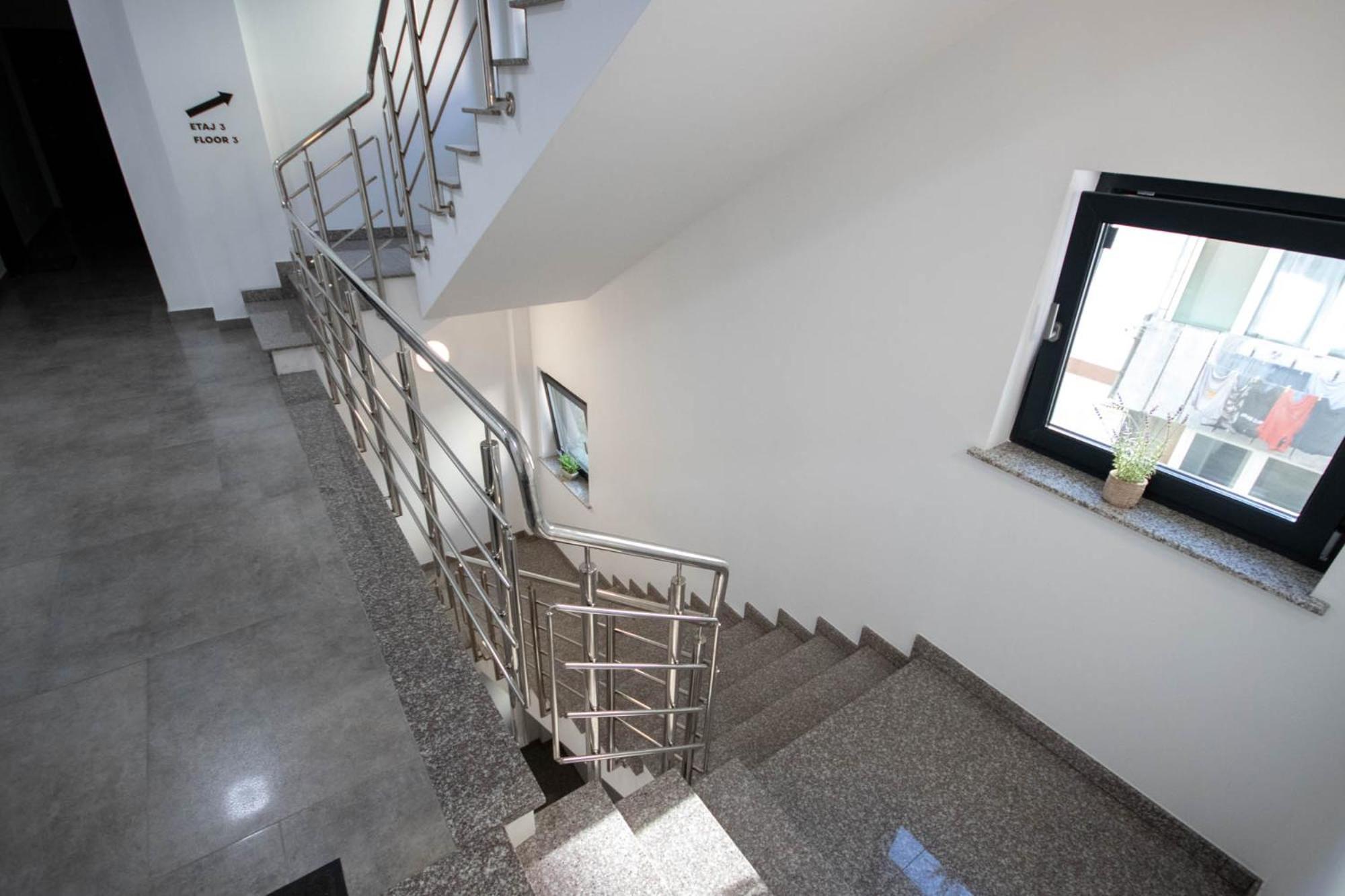 Astar - Large Apartment